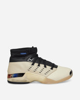 Infinite Archives 17 Retro Low Sneakers Beach / Metallic Silver / Black