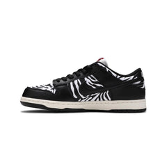 SB Low OG QS 'Quartersnacks Zebra' (2021)