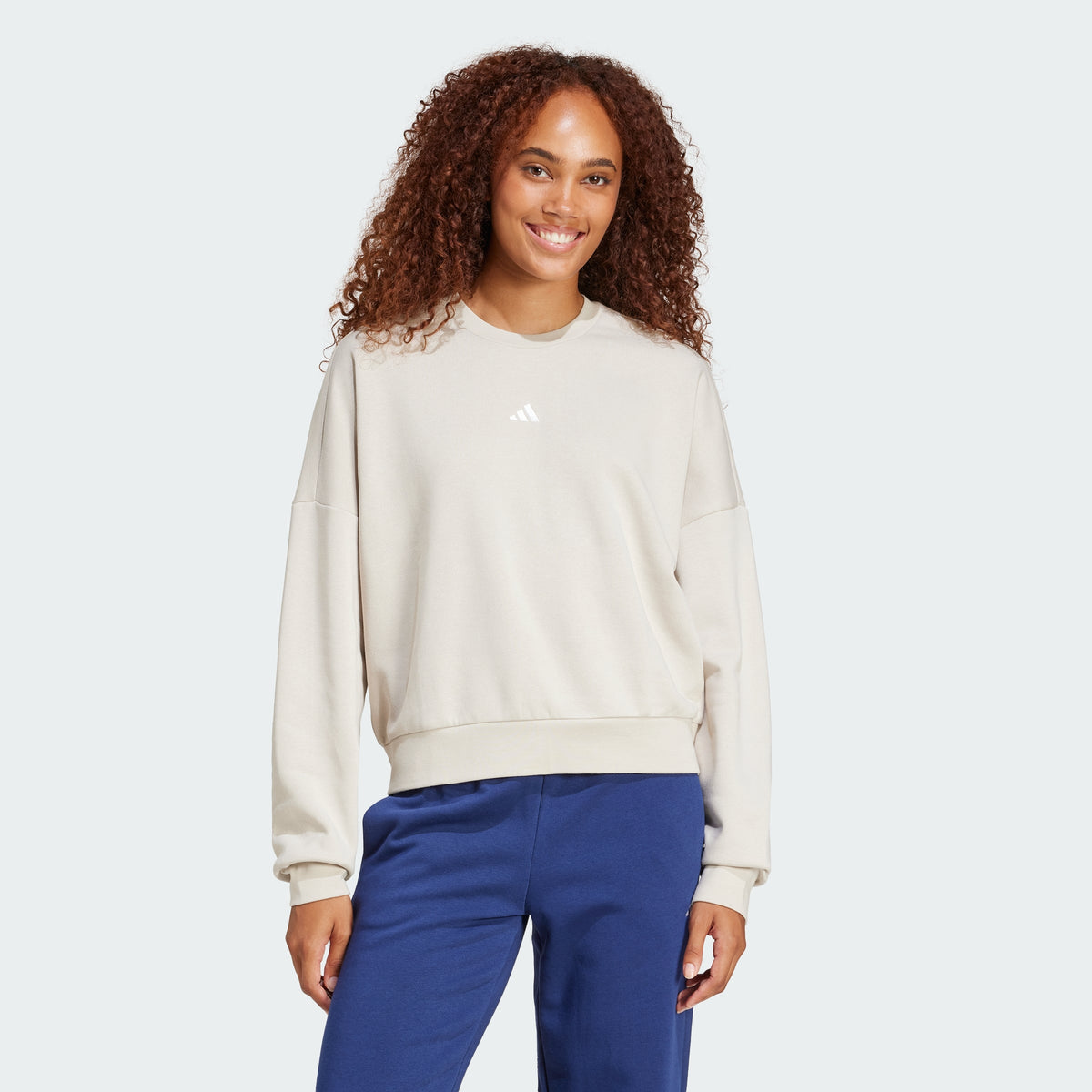Women's Essentials Small Logo Feelcozy Sweatshirt