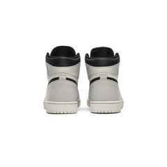 1 Retro High OG Defiant 'SB NYC to Paris' (2019)