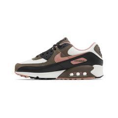 Max 90 'Ironstone Red Stardust' (2023)