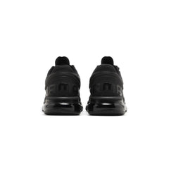 Max 2013 'Triple Black' (2023)