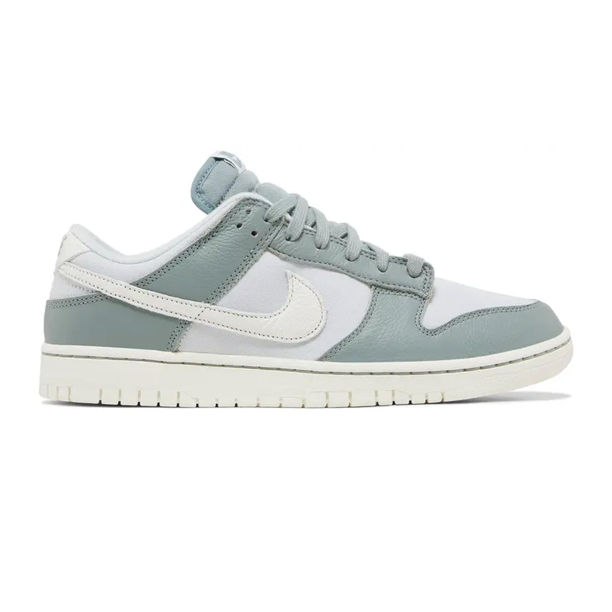 Dunk Low 'Mica Green' (2023)