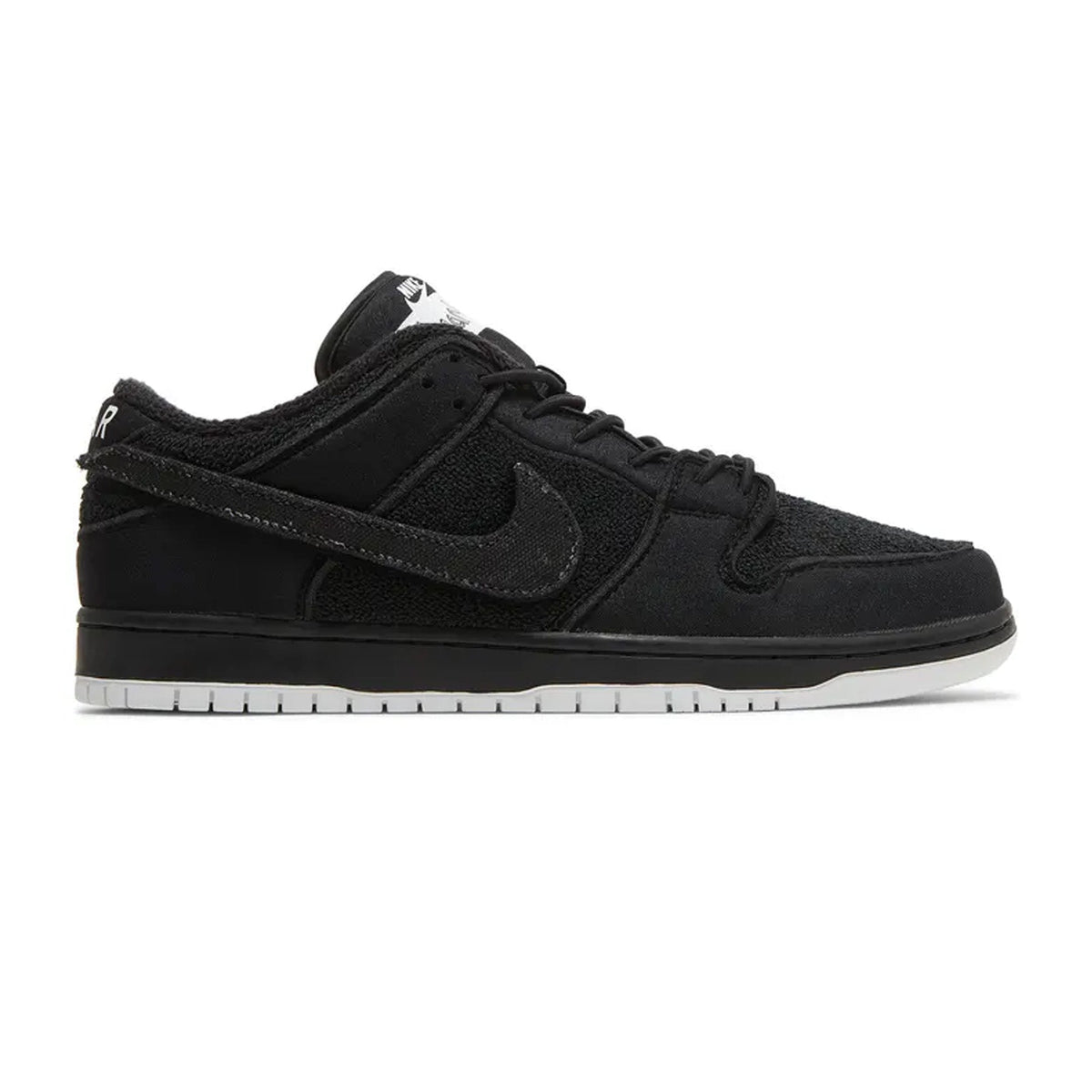 SB Dunk Low x Gnarhunters 'Black' (2022)