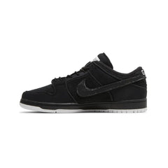 SB Dunk Low x Gnarhunters 'Black' (2022)