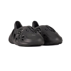 Yeezy Foam RNR 'Onyx' (2024)