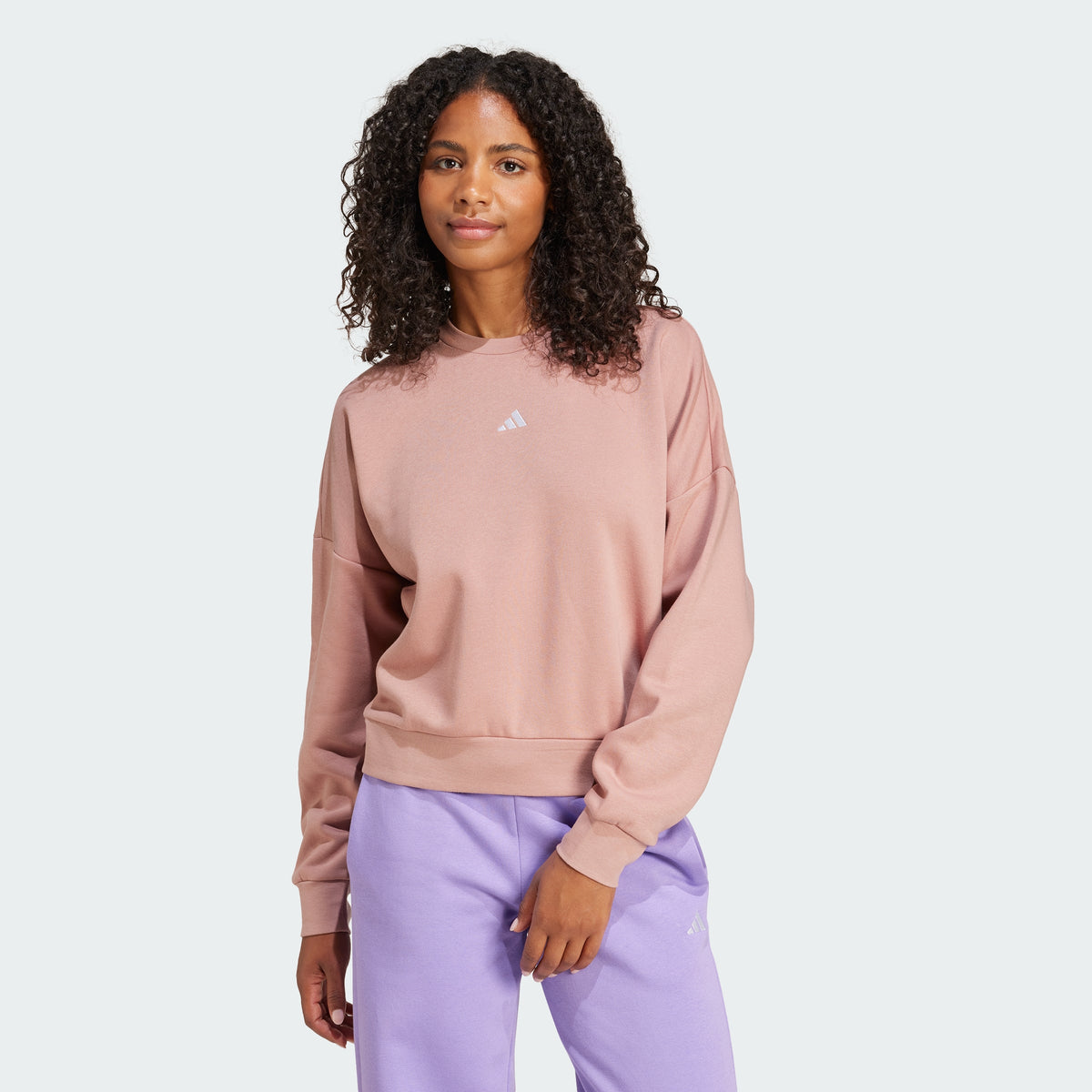 Women's Essentials Small Logo Feelcozy Sweatshirt
